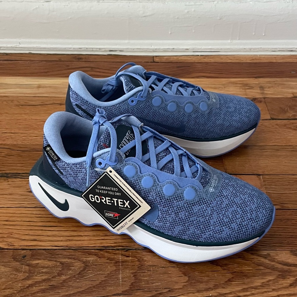 Nike Gortex Motiva Sneaker